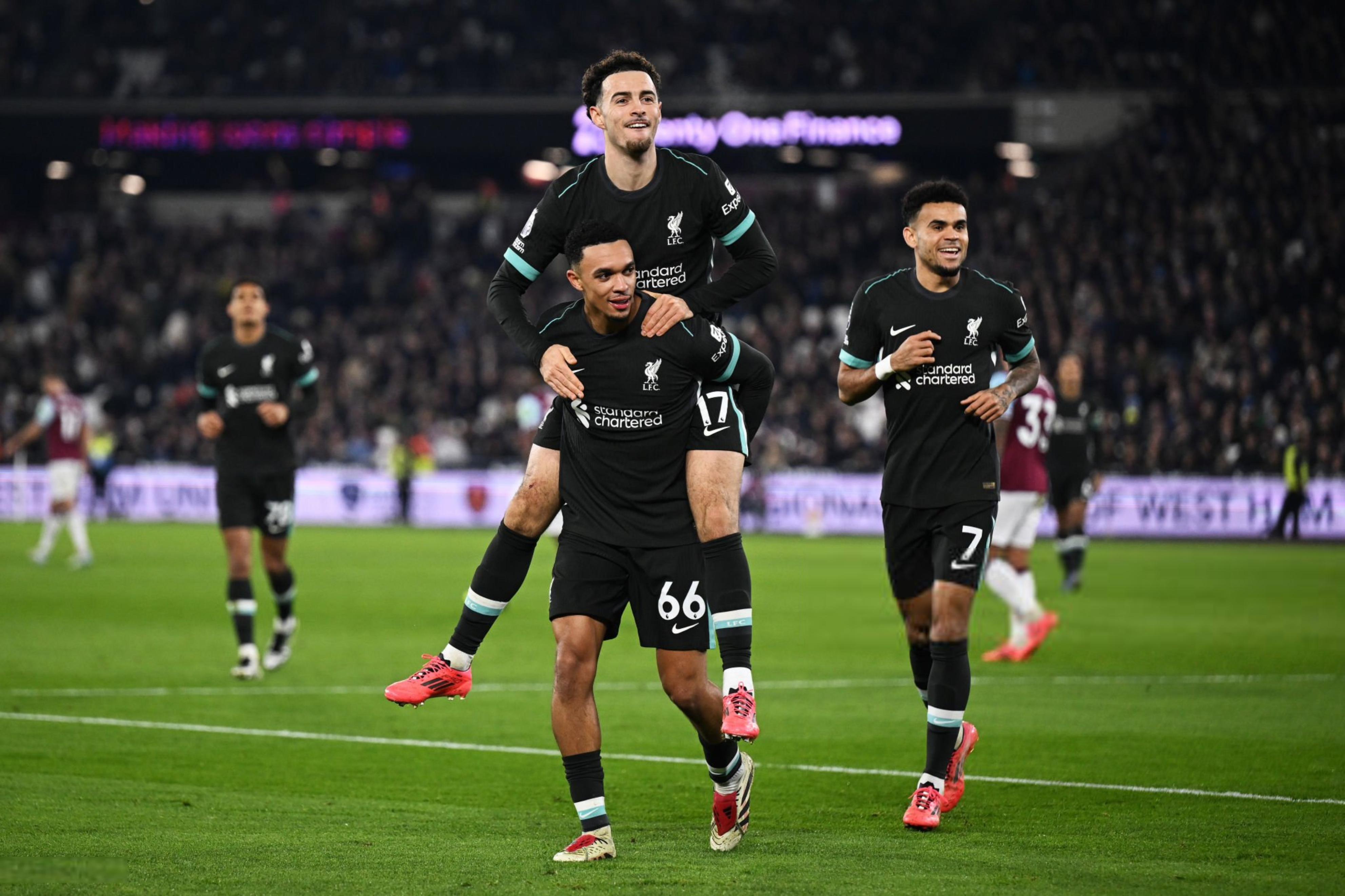 关于萨拉赫重要时刻出色防守，美国队带队取胜！观众掌声雷动的信息-九游APP