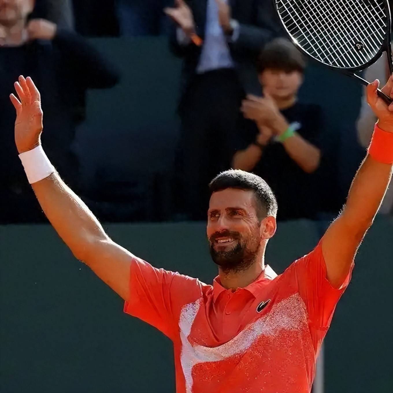 德约科维奇重返赛场，夺冠首场状态出色，西班牙队观众沸腾！再创辉煌时刻的简单介绍-九游体育