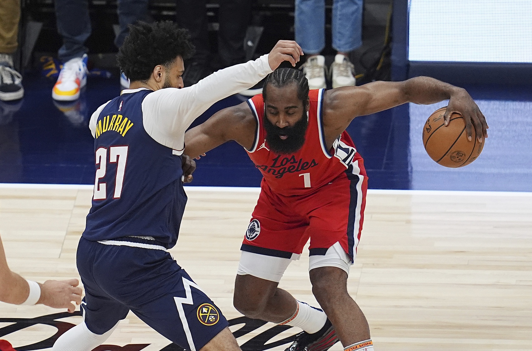 关于赛前NBA季后赛焦点战，丹佛掘金篮板制胜，引发热议，控场能力受关注的信息